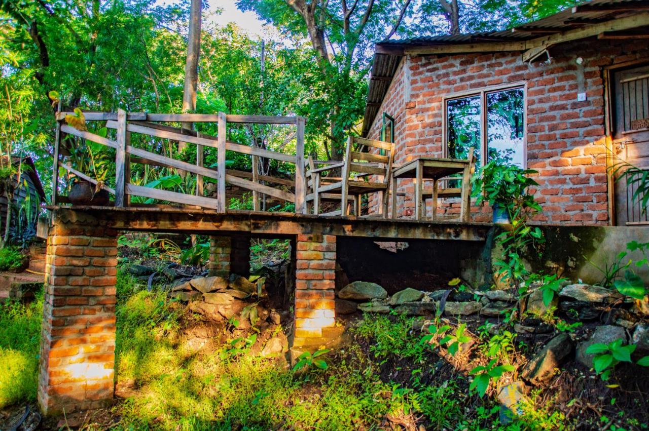 Butterfly Space- A Non-Profit Eco-Lodge Nkhata Bay 외부 사진